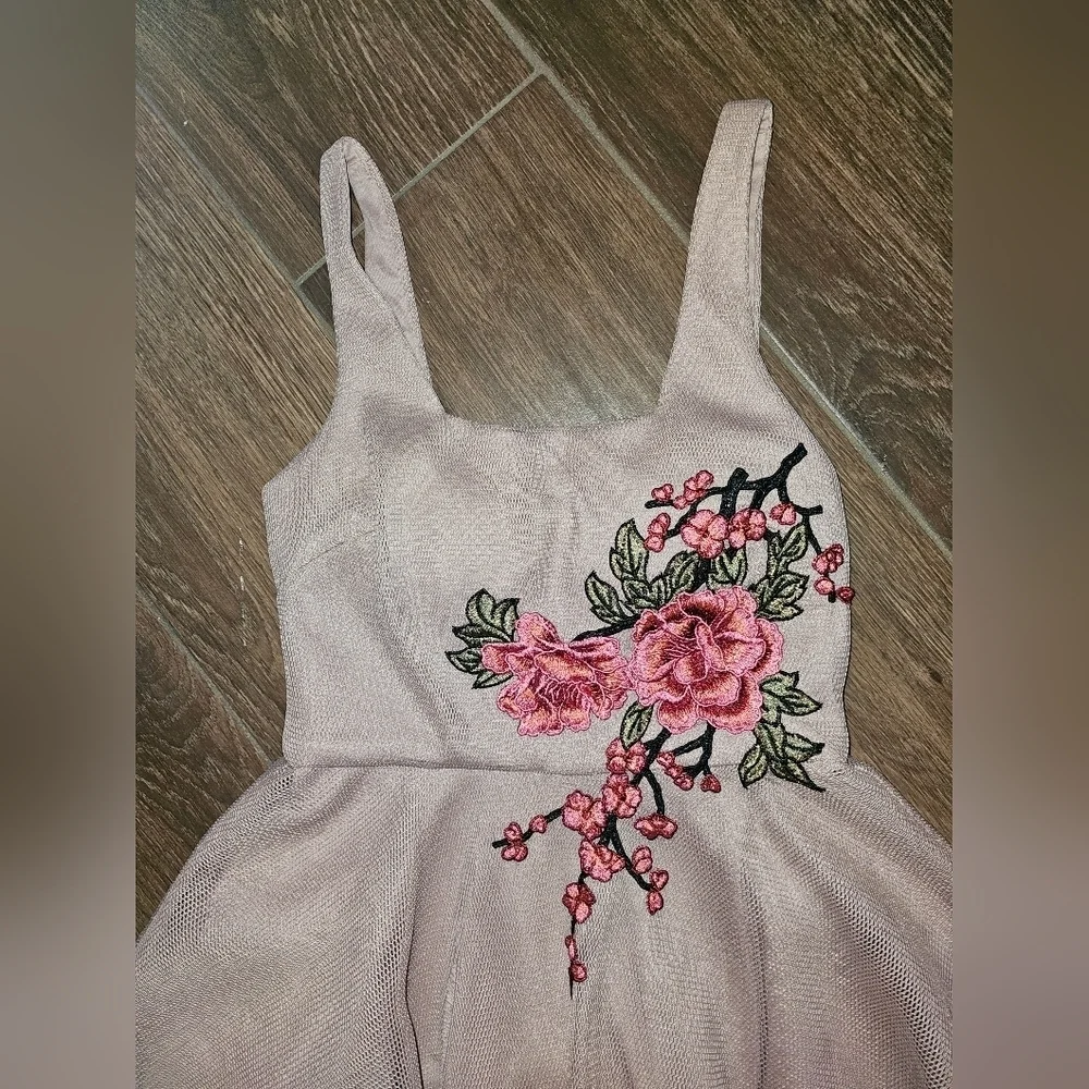 Sequin Hearts 💕 Beautiful Blush Pink Dress Sz 3 Embroidered Floral RETRO